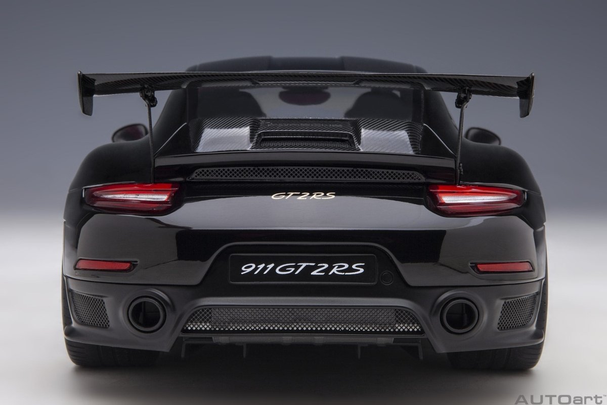 AUTOART - 1/18 - Porsche 911 (991.2) GT2 RS, Weissach Package, Black - Garage 73