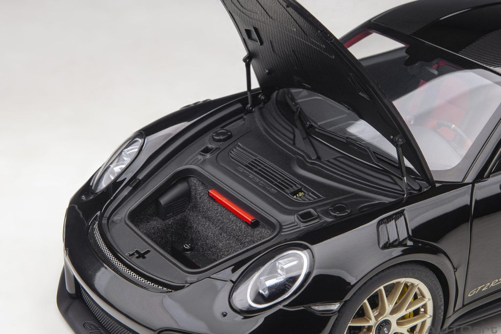 AUTOART - 1/18 - Porsche 911 (991.2) GT2 RS, Weissach Package, Black - Garage 73