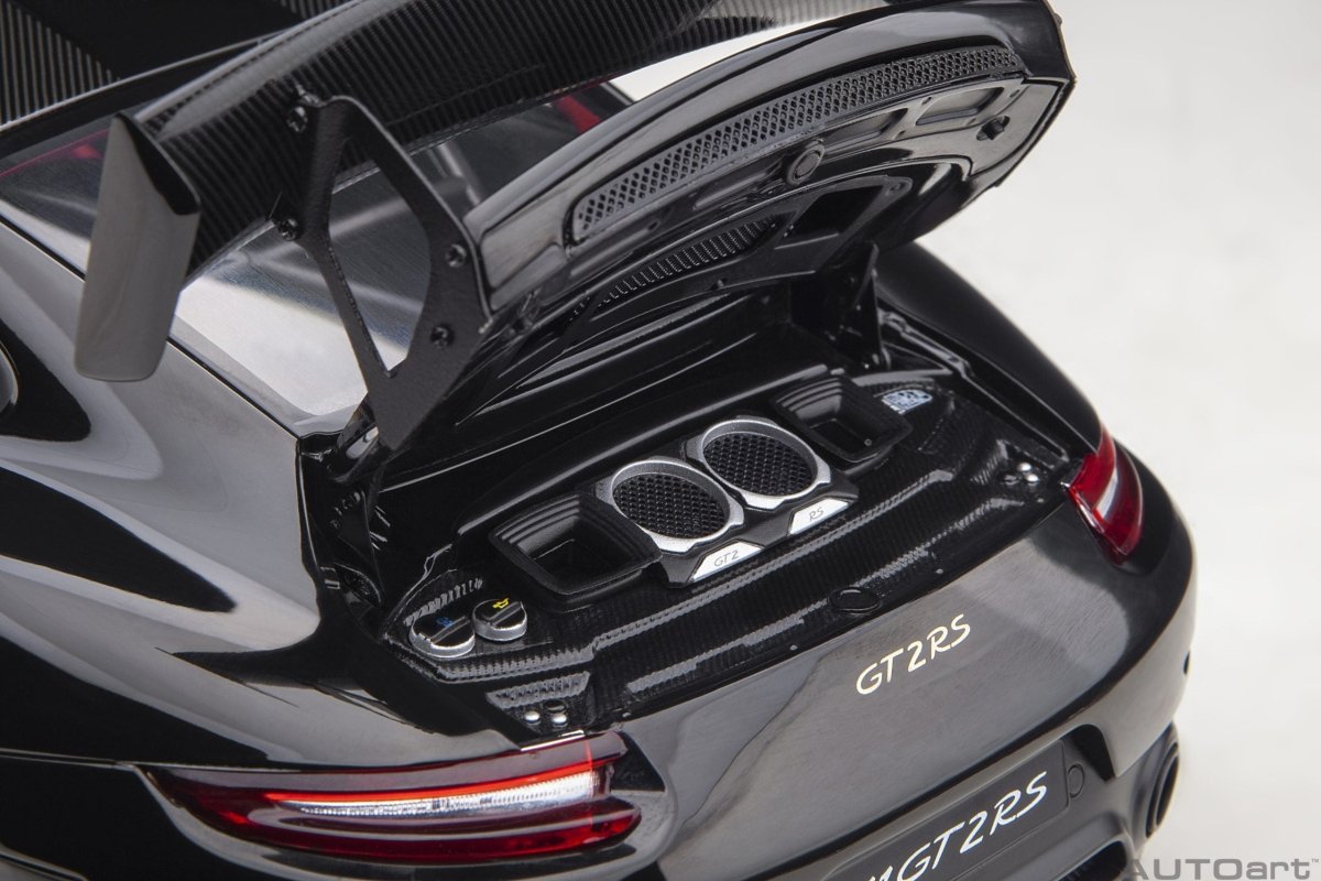 AUTOART - 1/18 - Porsche 911 (991.2) GT2 RS, Weissach Package, Black - Garage 73
