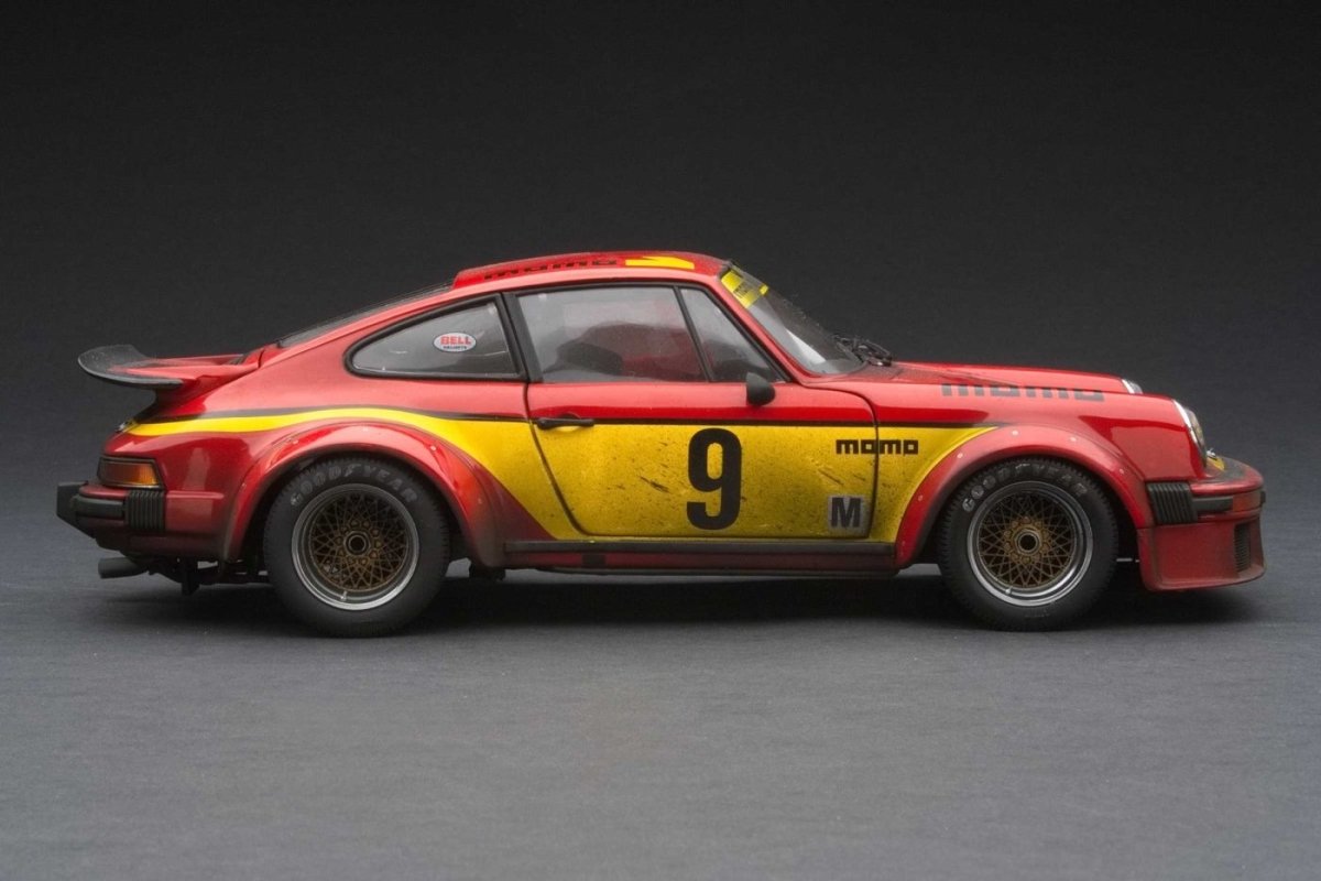 EXOTO - 1/18 - PORSCHE 934 RSR - EXOTO - 1/18 - PORSCHE 934 RSR - GT Winner, 1977 Silverstone 6 Hours - Finish Line Plus - Garage 73