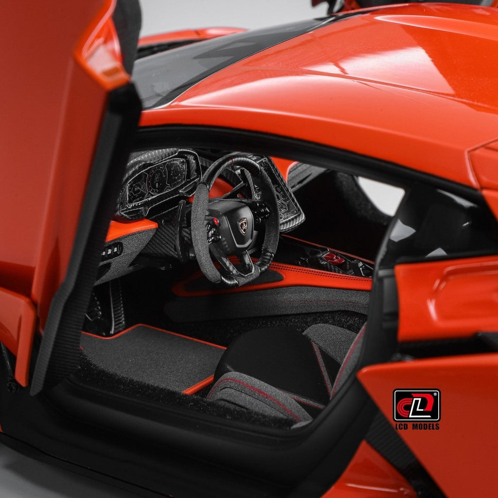 LCD 1/18 Lamborghini Revuelto - Orange - Garage 73