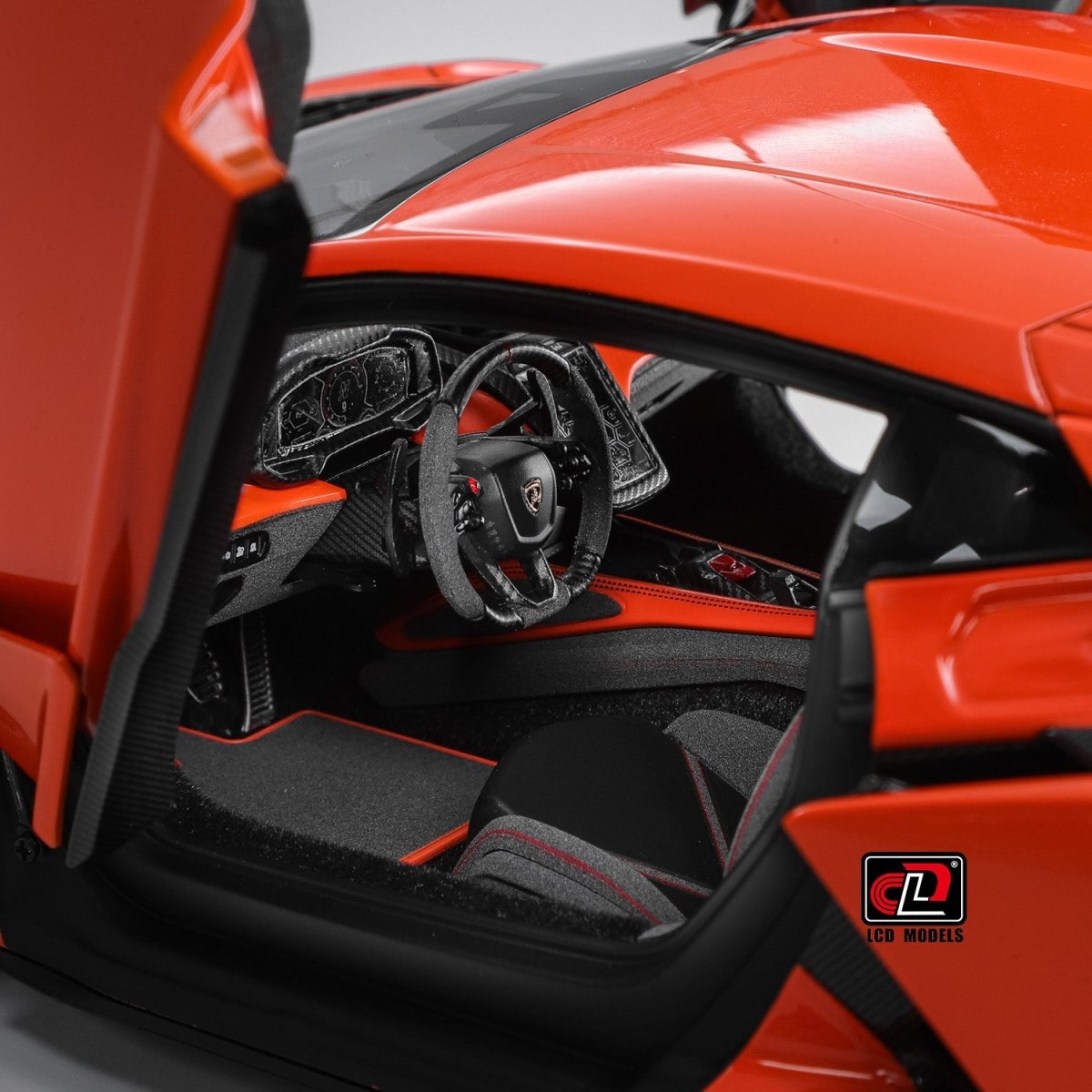 LCD 1/18 Lamborghini Revuelto - Orange - Garage 73