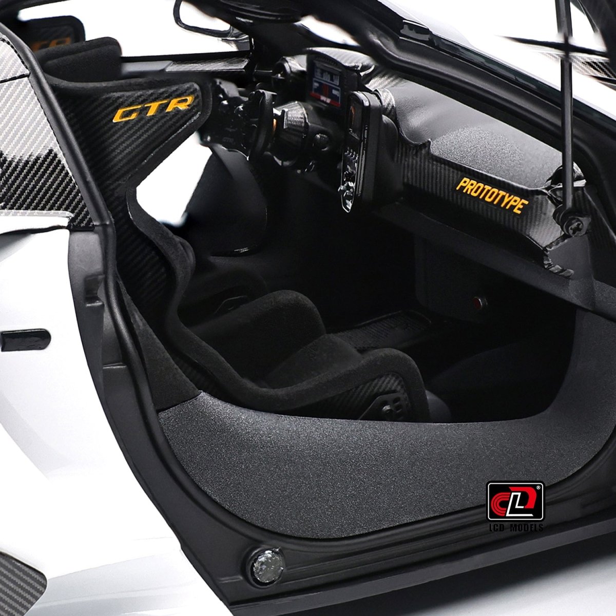 LCD 1/18 MCLAREN SENNA GTR - WHITE - Garage 73