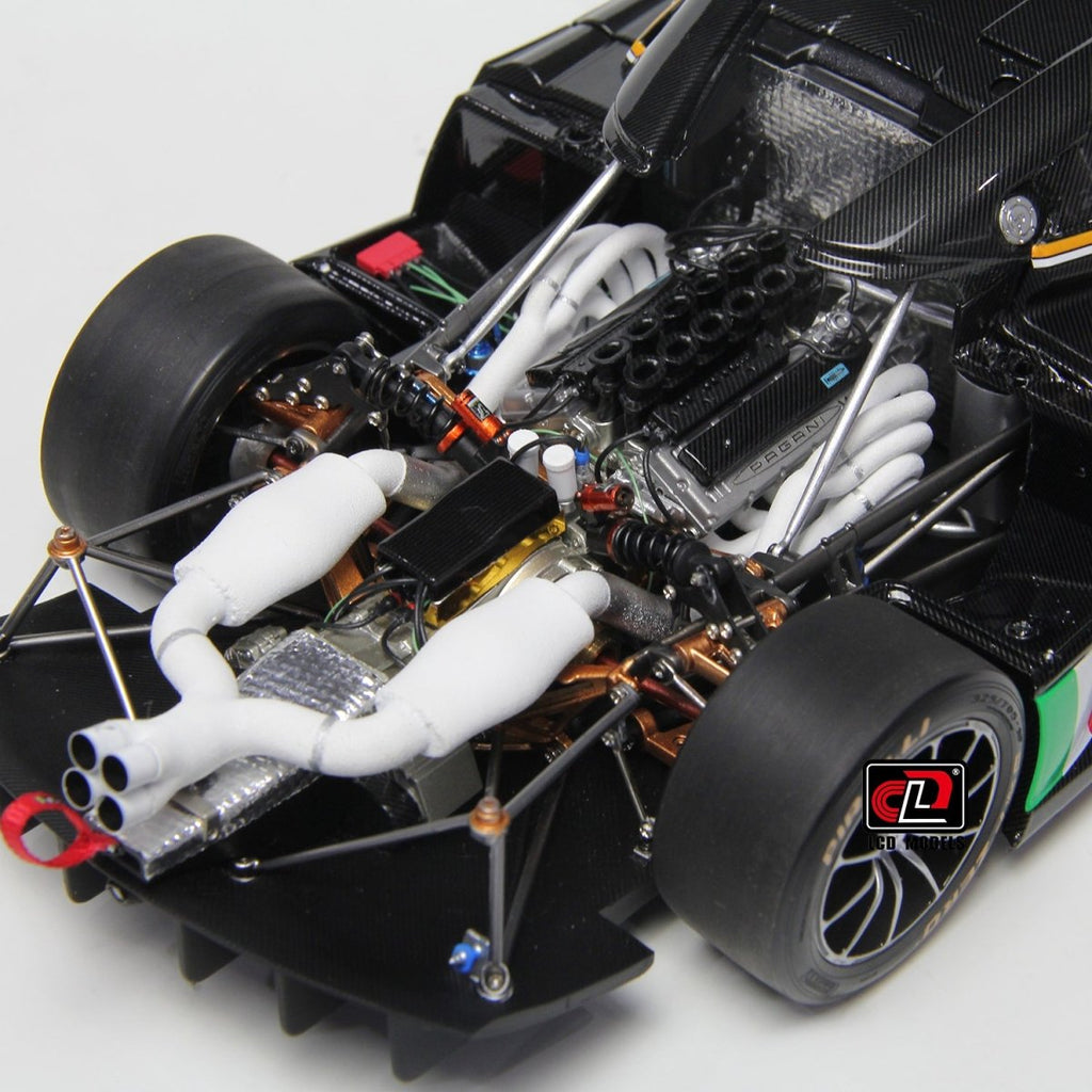 LCD 1/18 Pagani Huayra R - Black Carbon - Garage 73