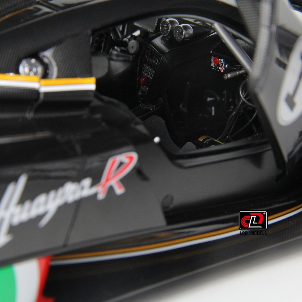 LCD 1/18 Pagani Huayra R - Black Carbon - Garage 73