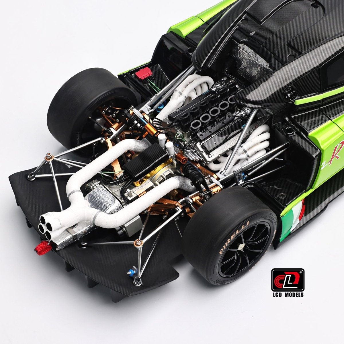 LCD 1/18 Pagani Huayra R - Green - Garage 73