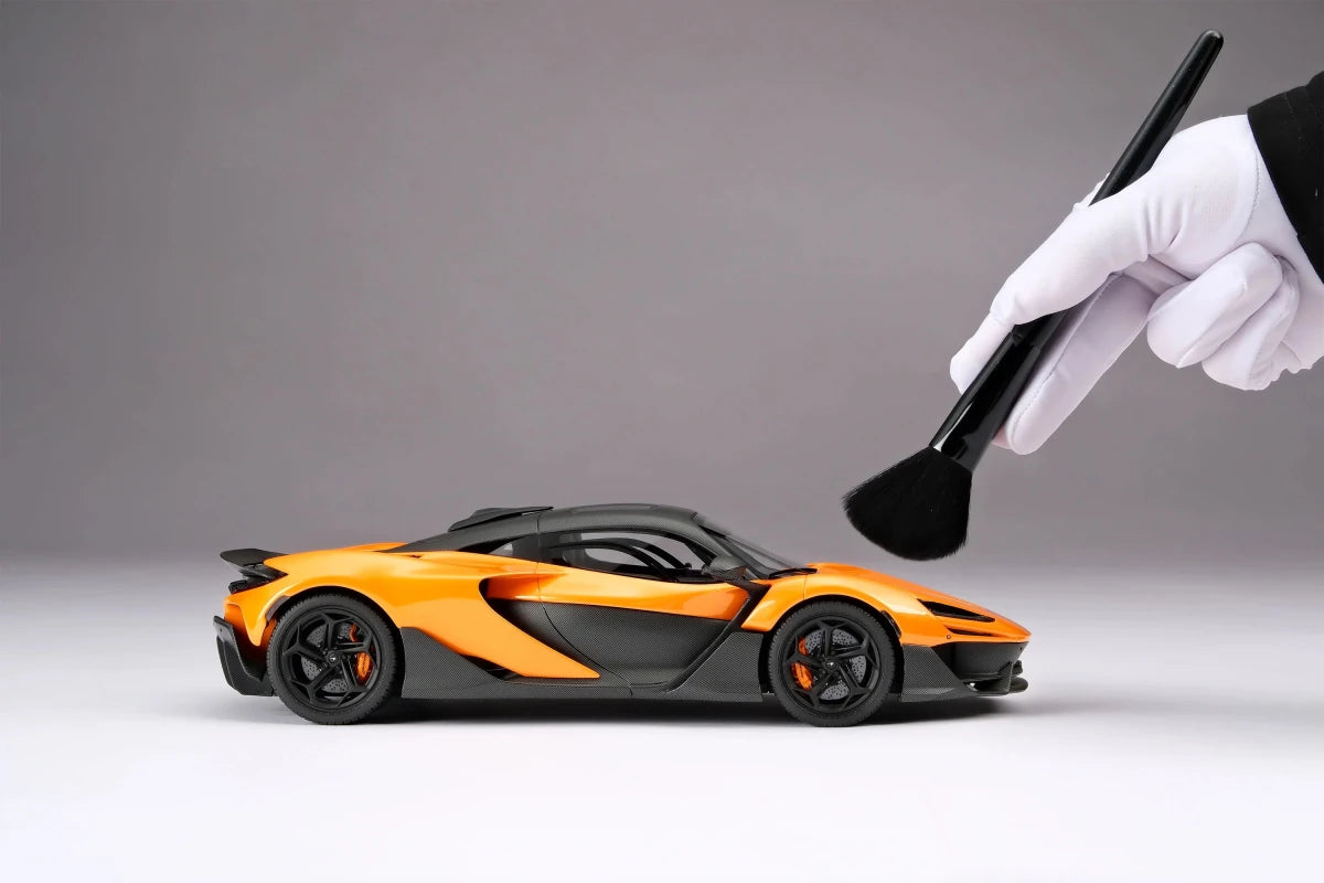 McLaren W1 2025 Papaya Spark 1:18 Model Car — Amalgam - Garage 73