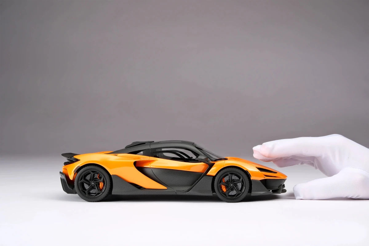 McLaren W1 2025 Papaya Spark 1:18 Model Car — Amalgam - Garage 73