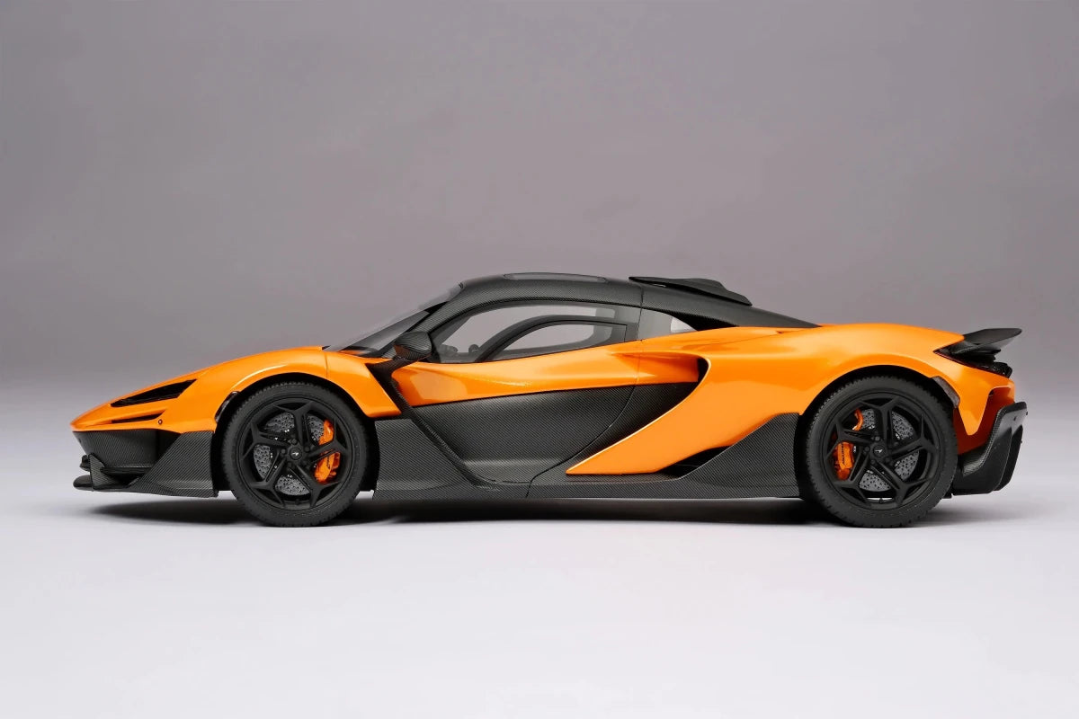 McLaren W1 2025 Papaya Spark 1:18 Model Car — Amalgam - Garage 73