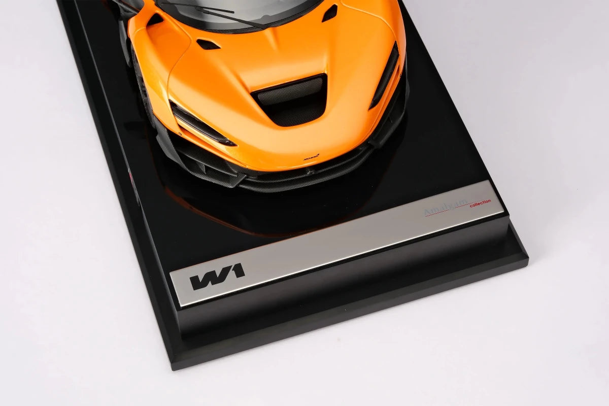 McLaren W1 2025 Papaya Spark 1:18 Model Car — Amalgam - Garage 73