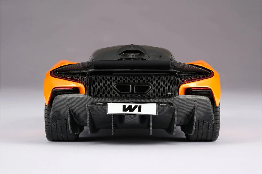 McLaren W1 2025 Papaya Spark 1:18 Model Car — Amalgam - Garage 73