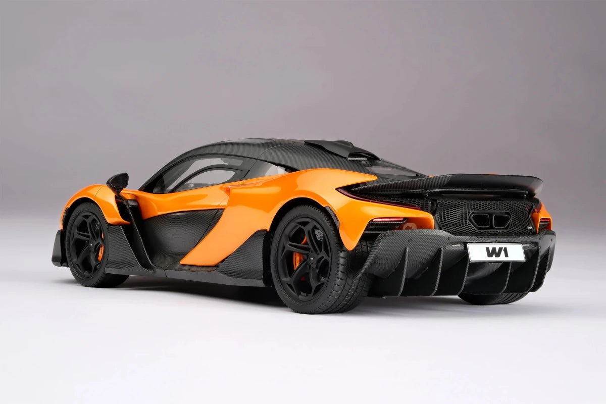 McLaren W1 2025 Papaya Spark 1:18 Model Car — Amalgam - Garage 73