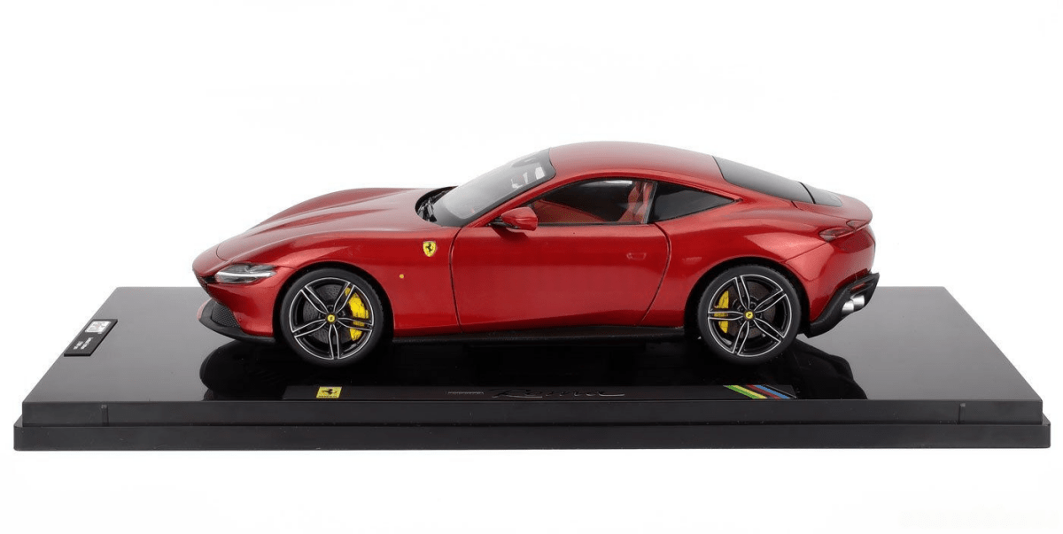 POLISTIL 1/18 FERRARI - ROMA 2019 - MAGMA RED WITH SHOWCASE - Garage 73