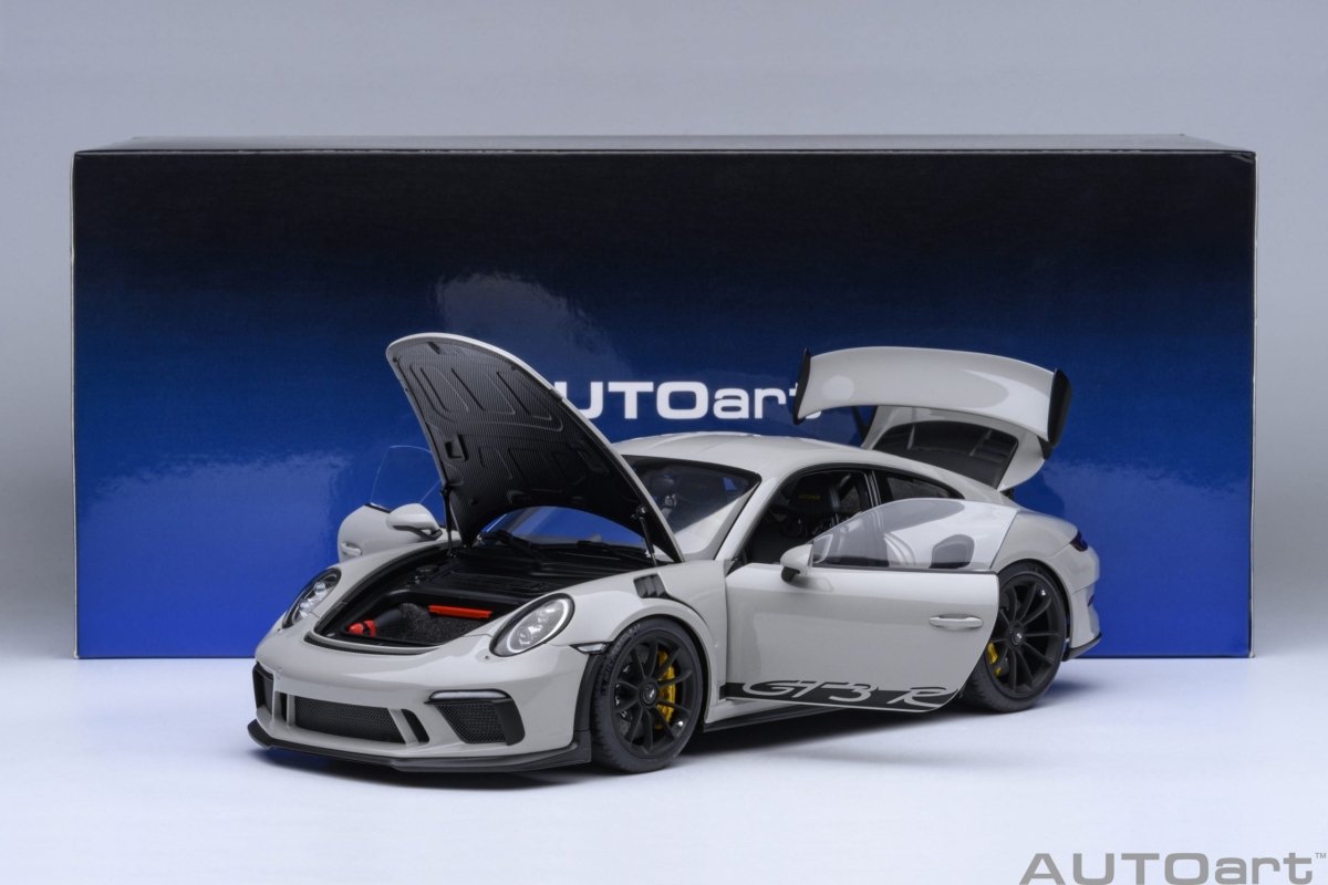 1:18 Porsche 911 991.2 GT3 RS Crayon Diecast Car by AutoArt