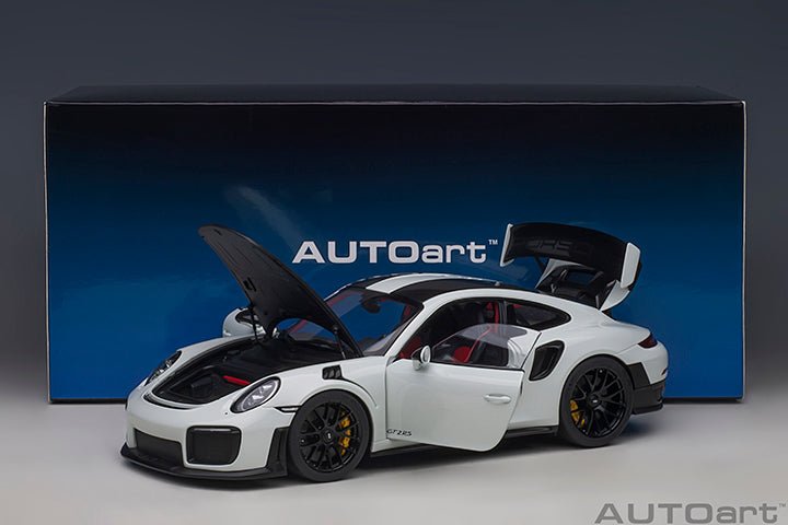 AUTOART - 1/18 - Porsche 911 (991.2) GT2 RS, Weissach Package, White - Garage 73