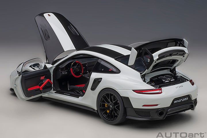 AUTOART - 1/18 - Porsche 911 (991.2) GT2 RS, Weissach Package, White - Garage 73